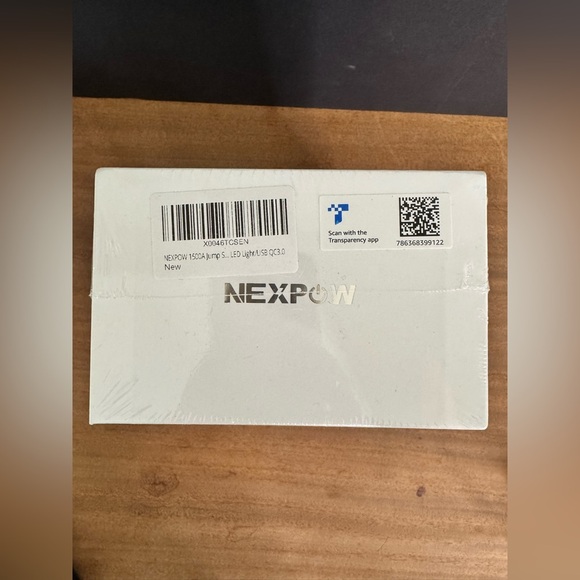 NIB NextPow Q10S 1500A Peak Jump Starter Emergency Pocket sized Flashlight USB - Picture 4 of 5